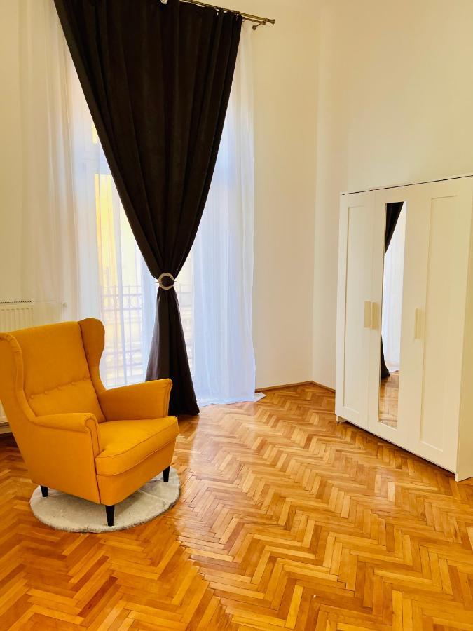 Apartment Friends Central Oradea Exterior photo