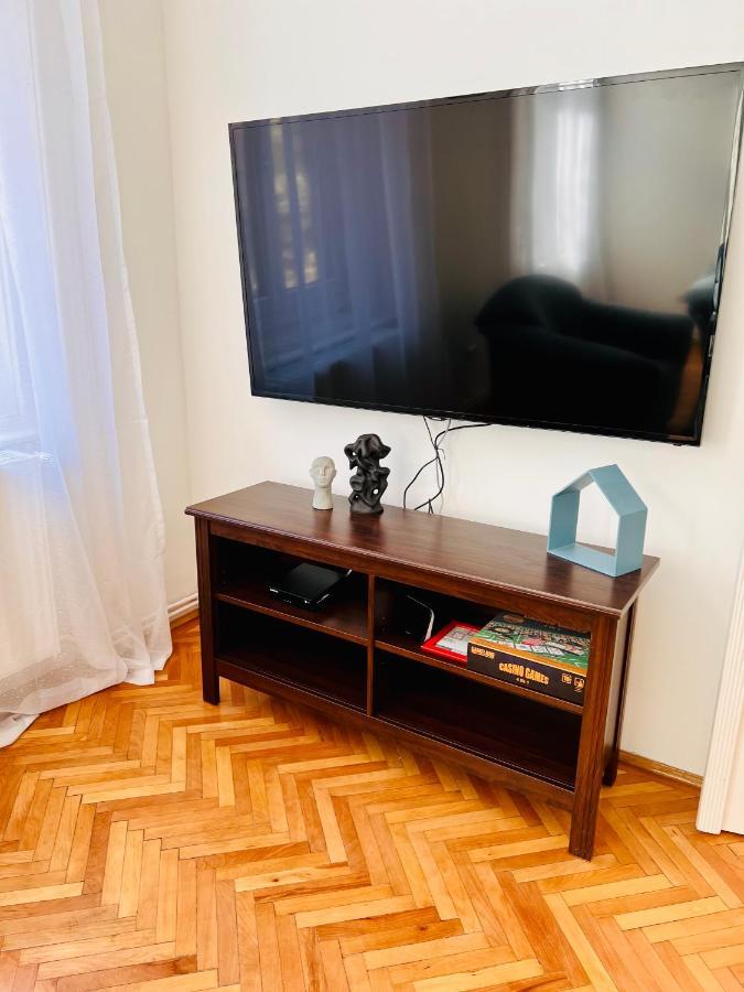 Apartment Friends Central Oradea Exterior photo